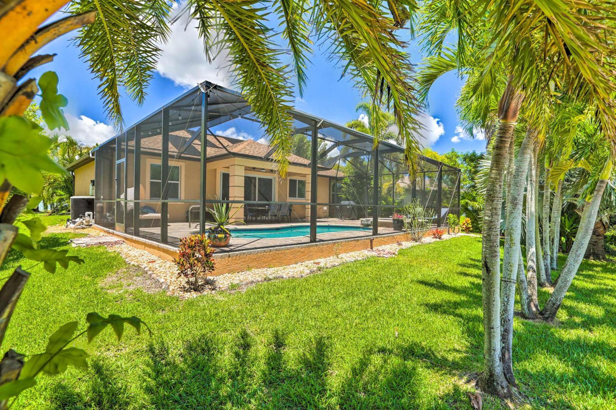 Tropical Cape Coral Retreat With Hot Tub And Pool! Villa Exterior photo