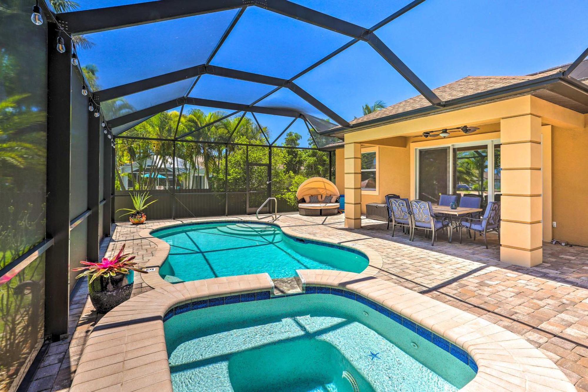 Tropical Cape Coral Retreat With Hot Tub And Pool! Villa Exterior photo