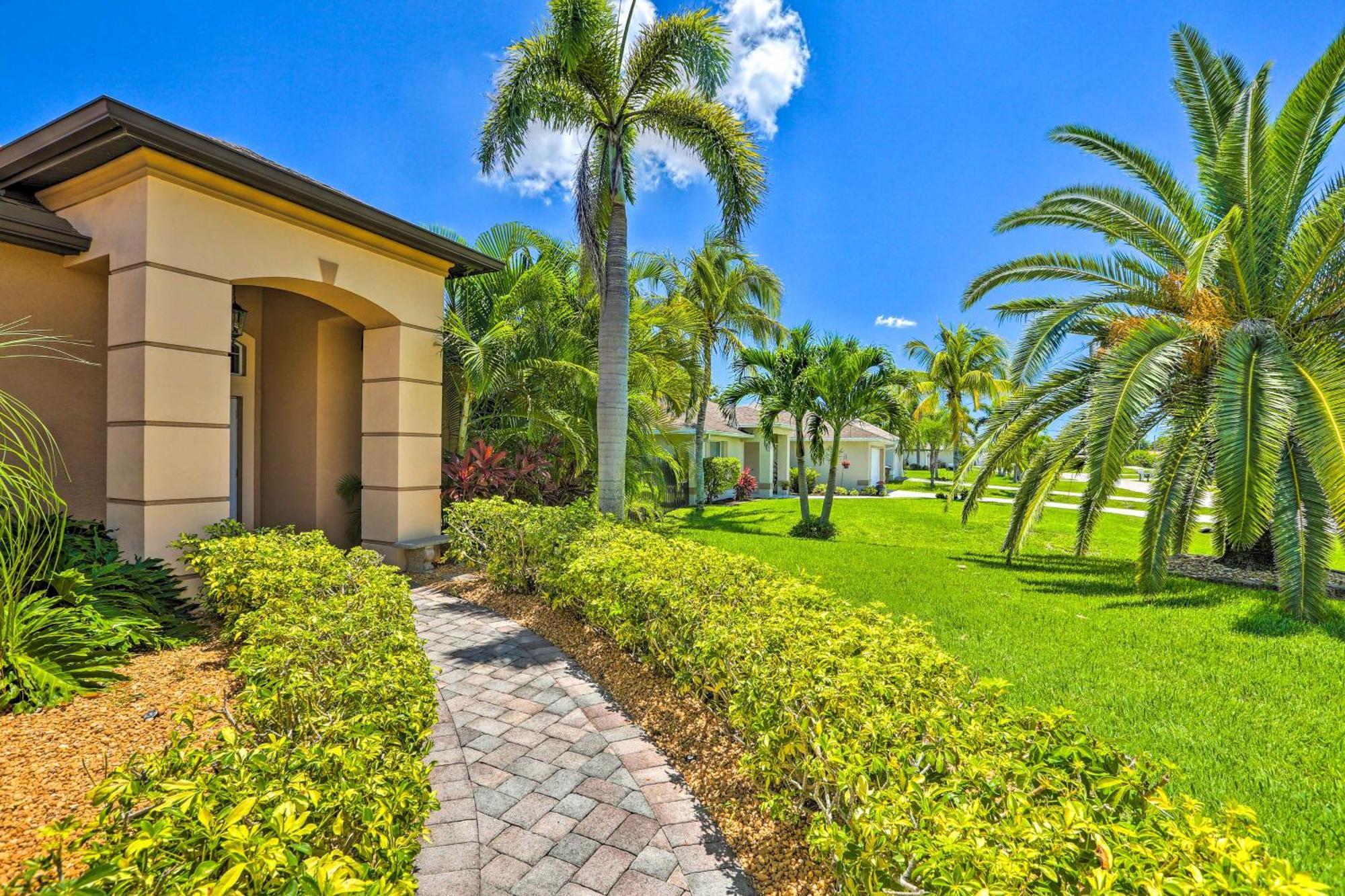 Tropical Cape Coral Retreat With Hot Tub And Pool! Villa Exterior photo